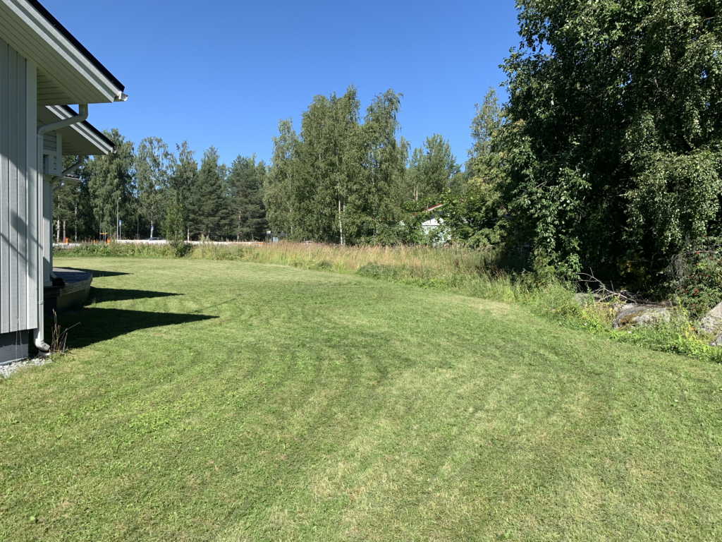 Nurmikonleikkaus Tampere